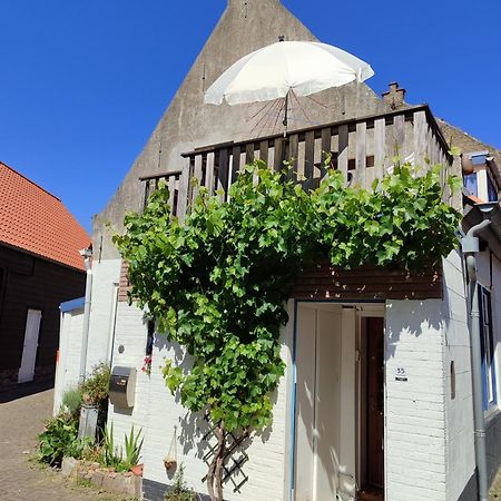 The Cosy Little House With The Sundial Villa Stavenisse Exterior photo