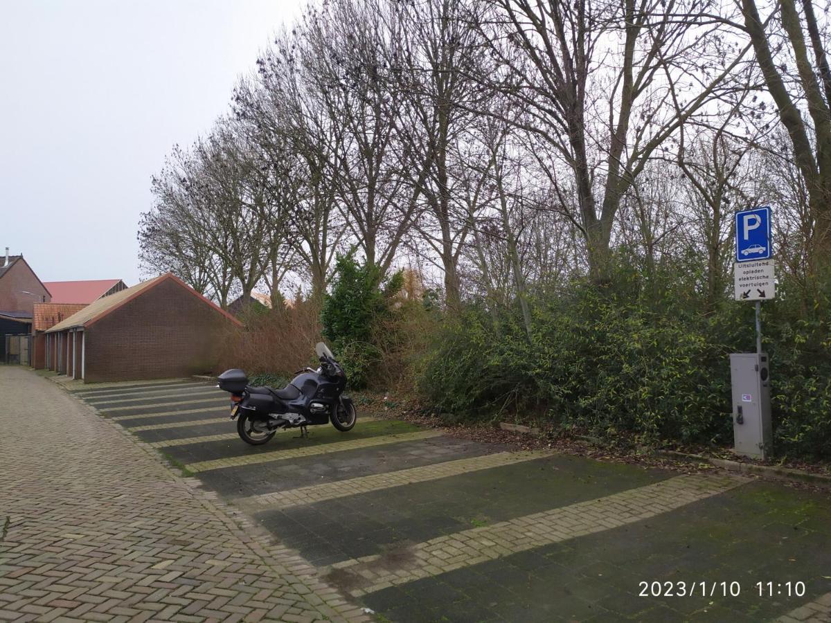 The Cosy Little House With The Sundial Villa Stavenisse Exterior photo